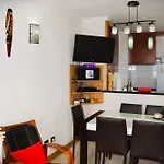 En Valle Nevado, Cómodo depto en edificio VALLE DE CONDORES, Ski in y out Servicio HOM VC2602